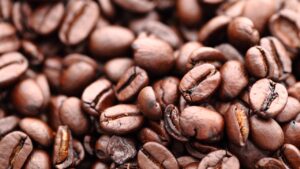 Mercado do café fecha em baixa nesta 3ª feira (09) em movimento de...