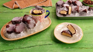 Como fazer bombom de sorvete de café? Veja receita