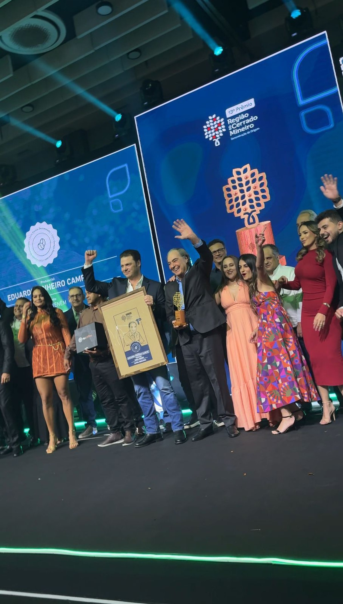 Saca de café bate recorde ao ser vendida por R$ 200 mil em leilão