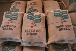 Exportação de café do Brasil tem 1ª alta mensal desde março, aponta Secex