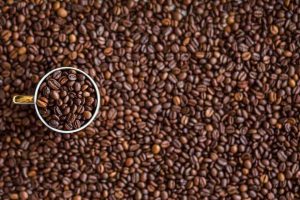 Café fecha nas mínimas em 19 meses com perdas de mais de 2% em NY nesta 5ª