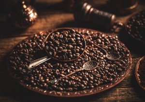 Café abre em alta com mercado atento à colheita e à qualidade da safra...