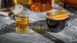 O Que Faz Pessoas Cruzarem Países Inteiros por Uma Dose de Tequila ou Uma Xícara de Café